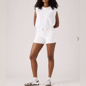 Levi White Mid-Length Shorts